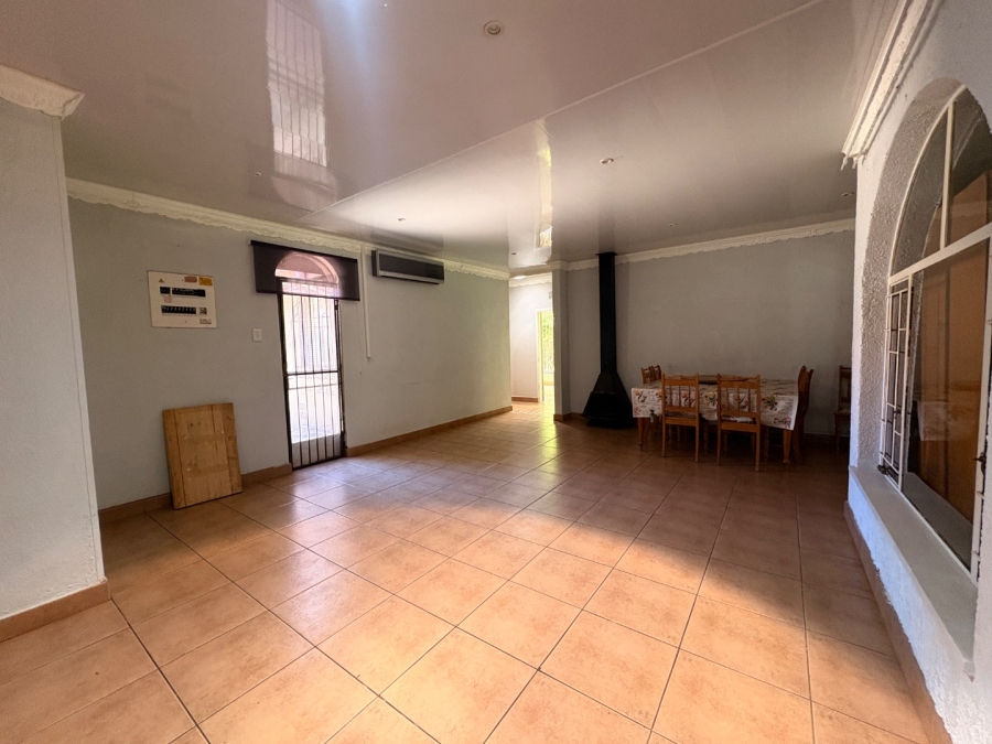 4 Bedroom Property for Sale in Flamwood North West